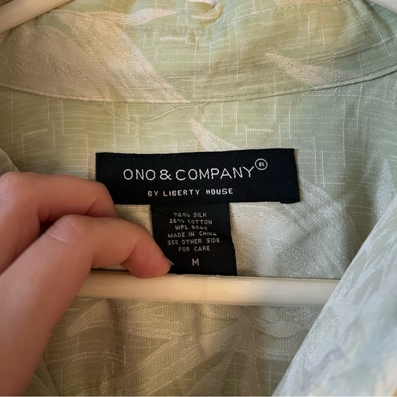 Men’s button up tee shirt - Picture 3 of 3